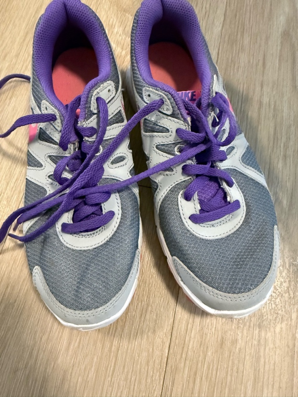 Nike - Kids Gray & Purple Lace-Up Sneakers -
Hardly worn